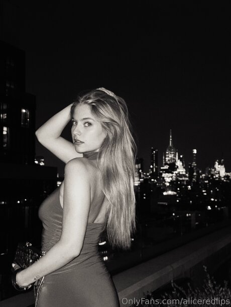 Aliceredlips free only fans
