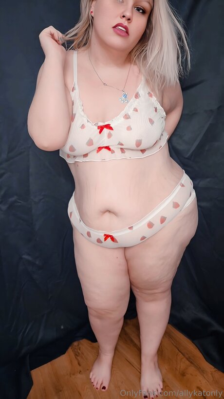 Allykatonly nude only fans