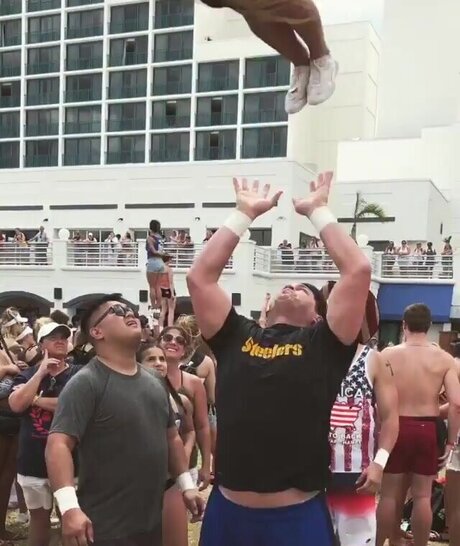 Sexy Cheerleaders onlyfans striptease