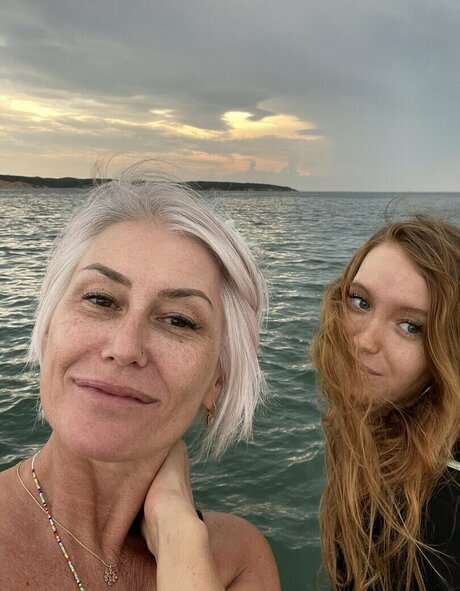 Mother Daughter onlyfans pics leaked