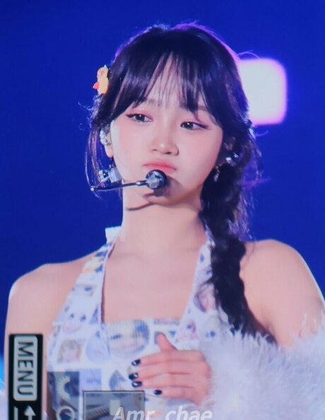 Kim Chaewon sexy onlyfans