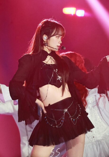 Kim Chaewon onlyfans nude