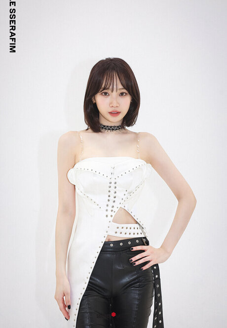 Kim Chaewon onlyfans leaks.