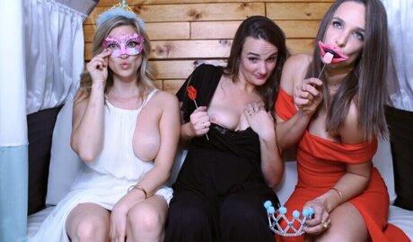 Photobox Flashes onlyfans sextape leak