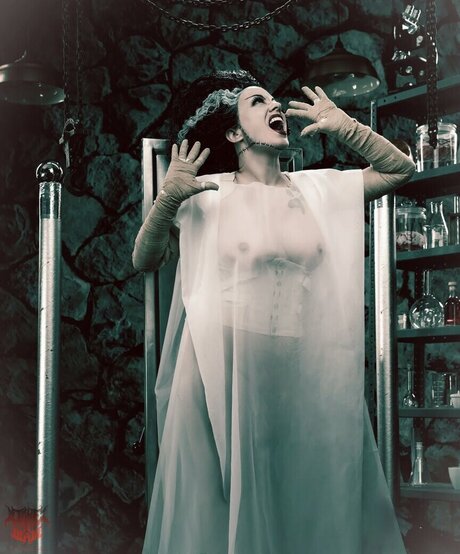 Niki Dysnomia onlyfans topless