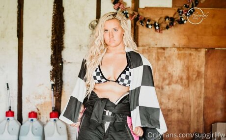 supgirllfw Crystal Rose naked onlyfans leaks