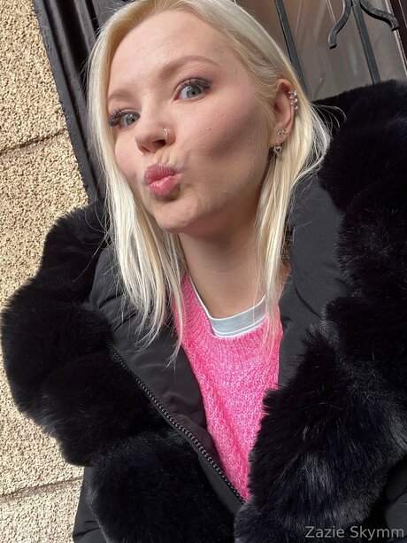 zazieskymm onlyfans leaked tits