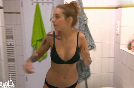 Liza Waschke nude on onlyfans