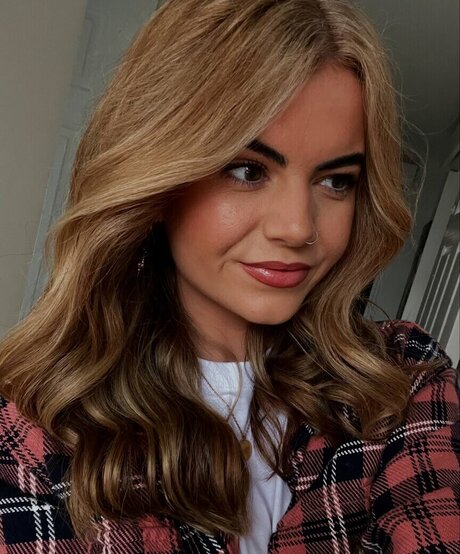 Ema Jane White emajanee emajane white topless onlyfans