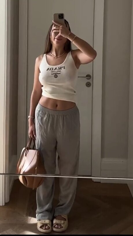 Adorable Caro onlyfans sex