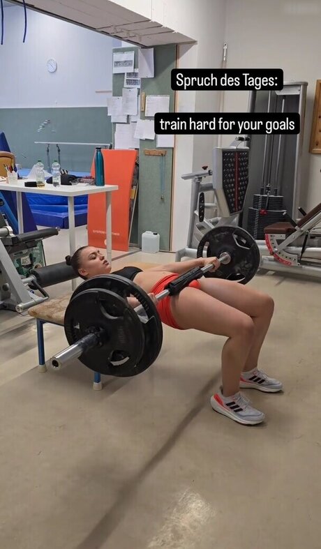 Emma Malewski nude onlyfans pics