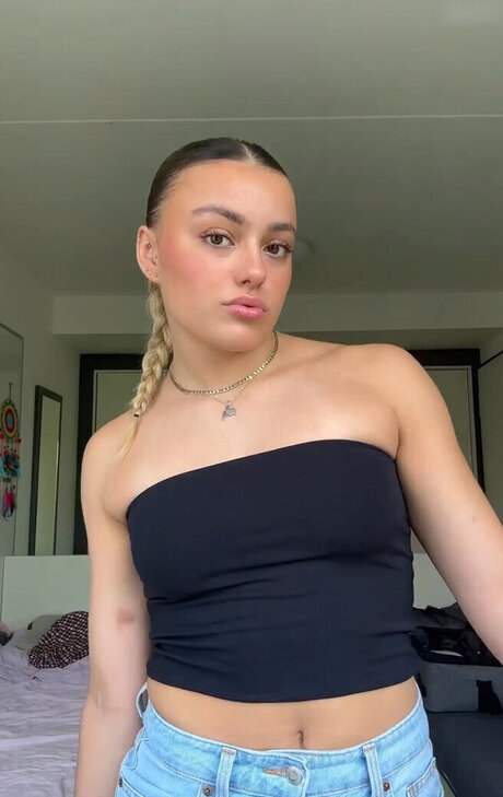 Emma Malewski onlyfans leak nudes