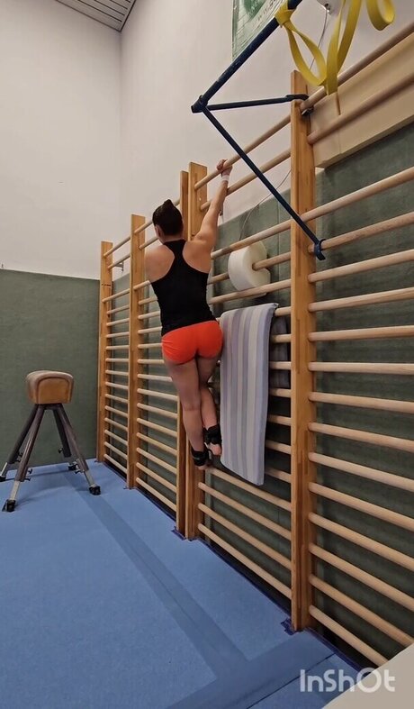 Emma Malewski ass onlyfans