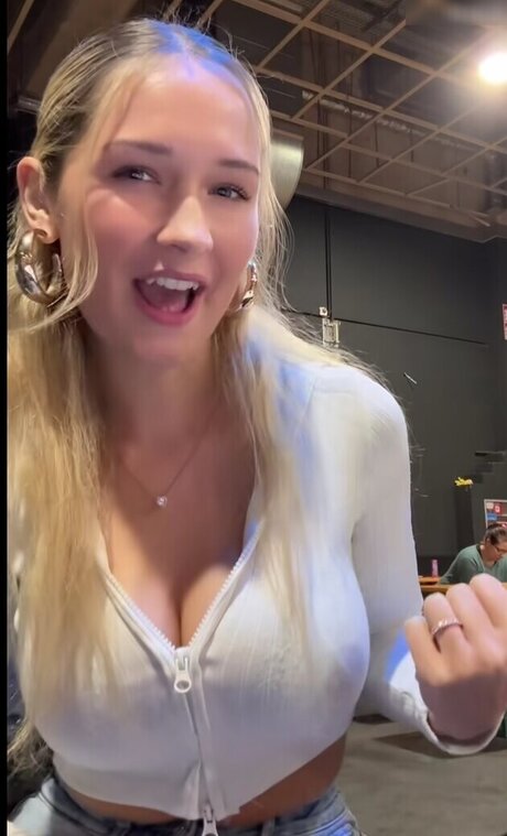 Wieke onlyfans model photos