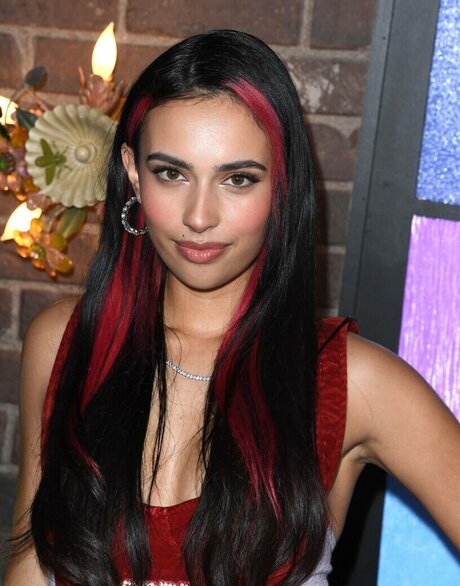 Kylie Cantrall onlyfans leams