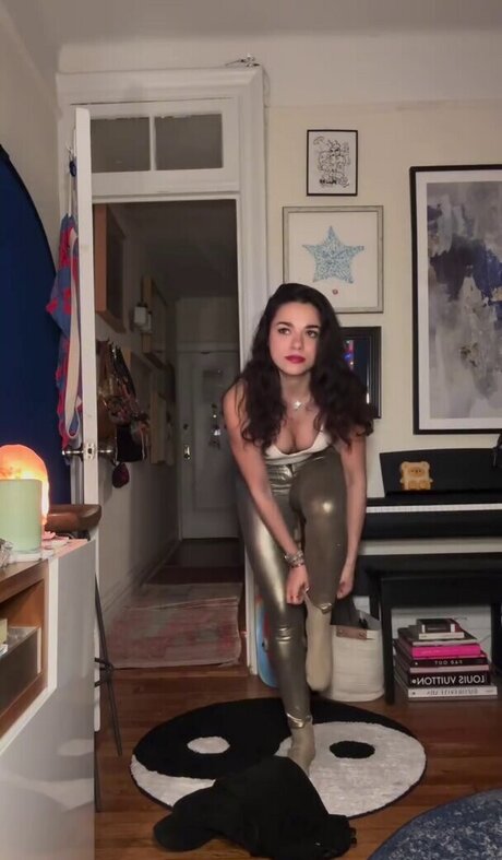 AllyAnnaMaria onlyfans free content