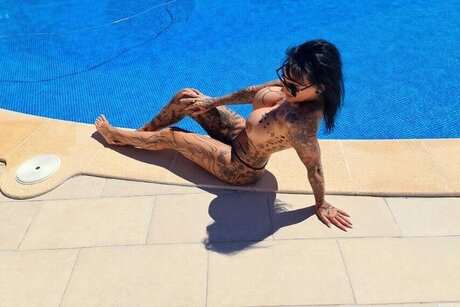 Sari Sander onlyfans content type