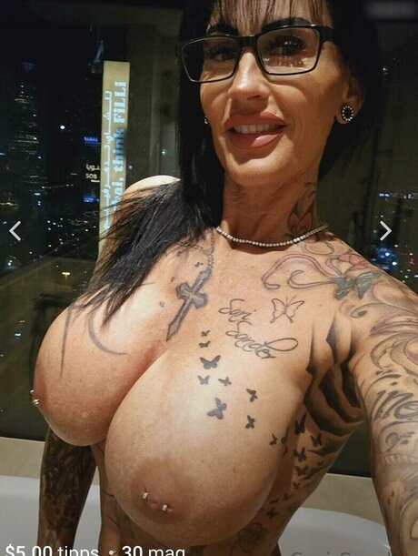 Sari Sander onlyfans porn leaked