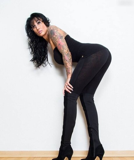 Sari Sander sexy onlyfans