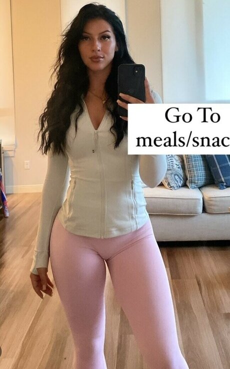 Allison Royalty onlyfans lean