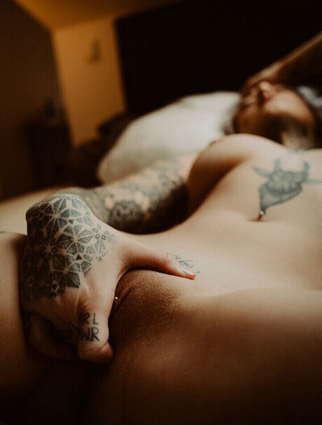 LenorixPoser onlyfans photos