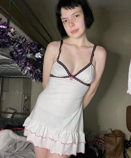 officialdrearydrab strip onlyfans