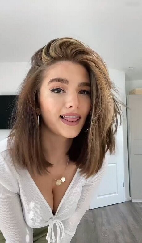 Julia Schulze nude onlyfans porn