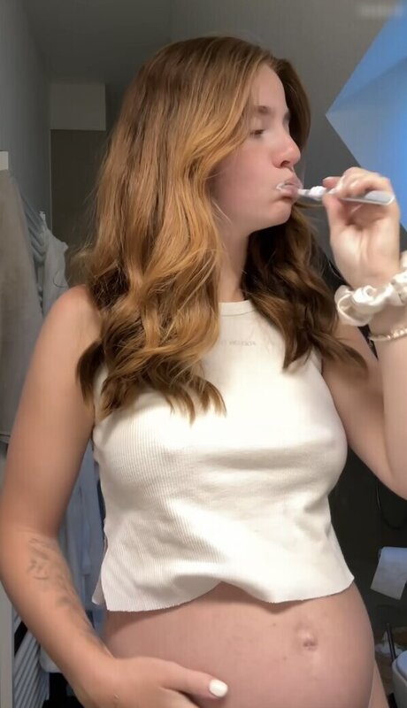 Julia Schulze onlyfans explicit content