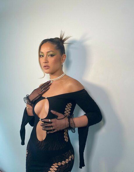 Ellie Zalar onlyfans nude pictures