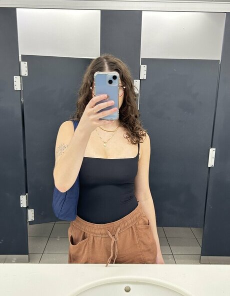 Aquariusdays naked onlyfans