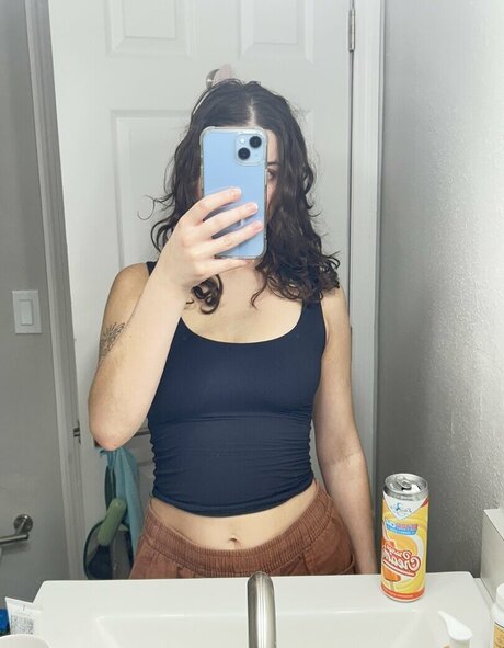 Aquariusdays onlyfans star