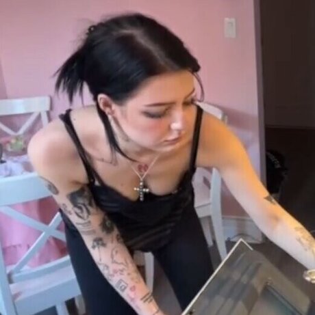 Laurinchhhe only fans pic