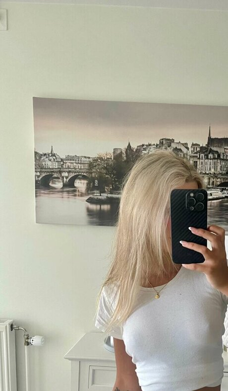 Bellalupascu onlyfans model