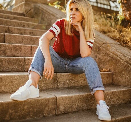 Julie Zenatti onlyfans star