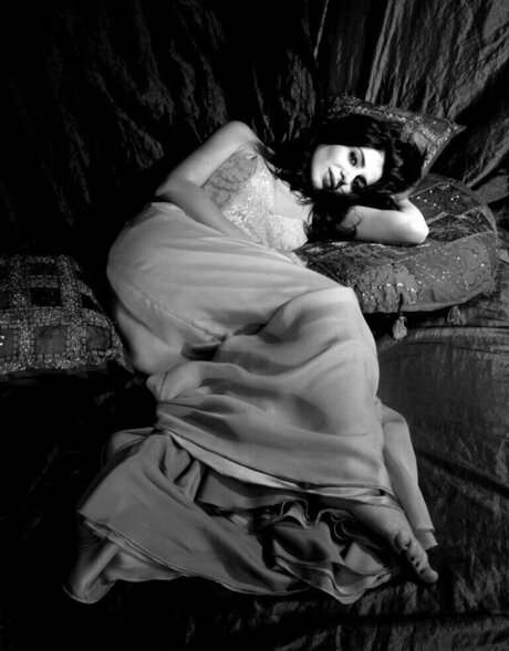 Julie Zenatti leaked only fans