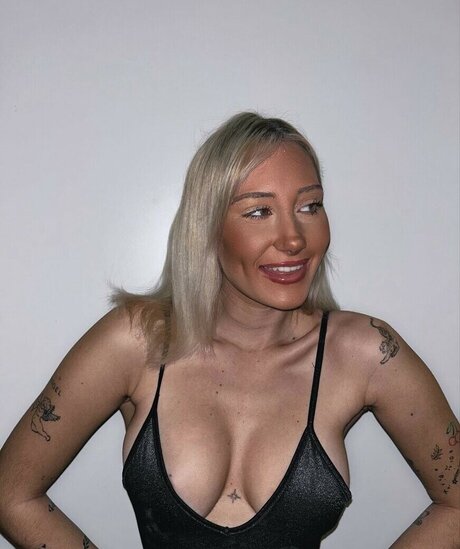 Sofiogresta Popia topless onlyfans