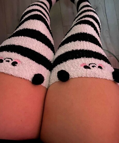 Pixispit naked only fans