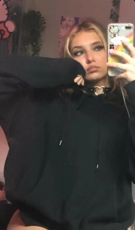 Pixispit nude onlyfans pics