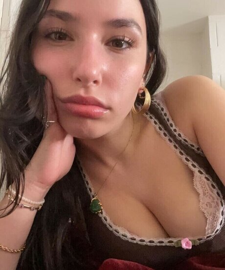 Pea Asmr only fans nude