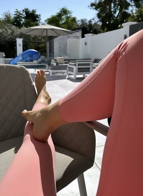 Sarah Harrison onlyfans star