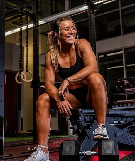 Lauren Stallwood onlyfans leaked tits