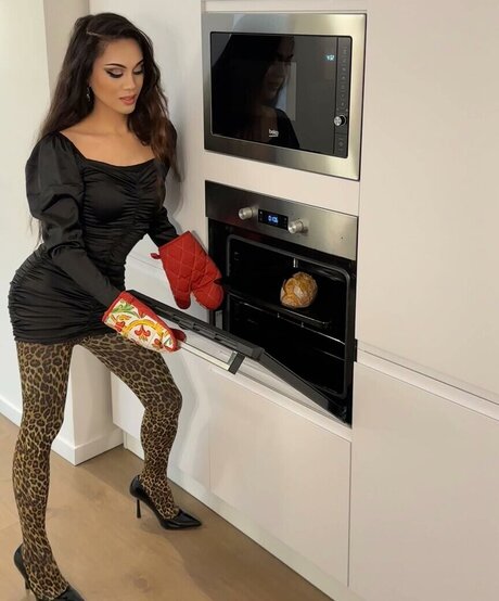 Mel Cross CD onlyfans joi