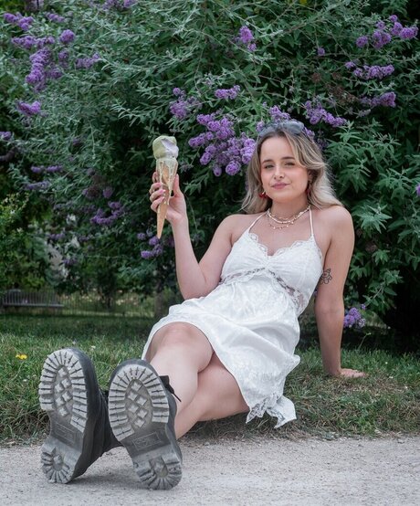 Camille LV only fans pic