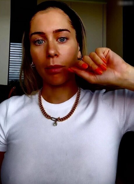 Mrs Bella only fans leaks