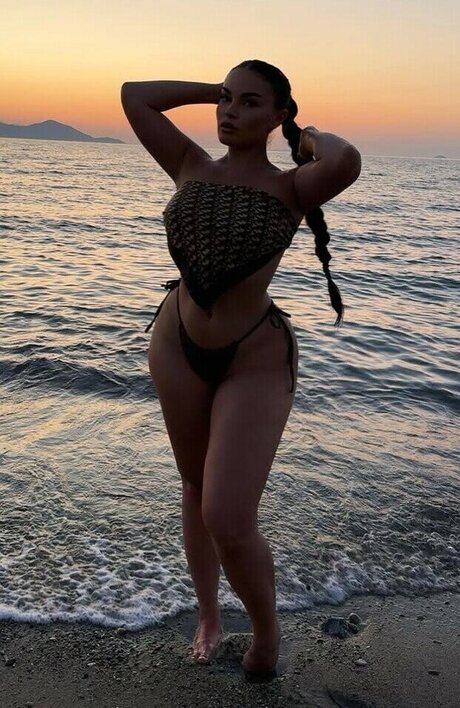 Emilia Emjeni onlyfans strip