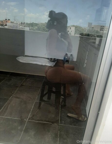 Emma Iris onlyfans leak