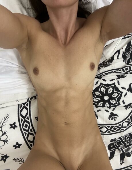 AryFitQueen nude onlyfans leaks