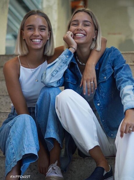 Lisa und Lena onlyfans model photos