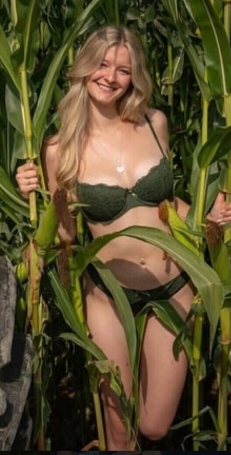 Paulas Landleben naked onlyfans leaked