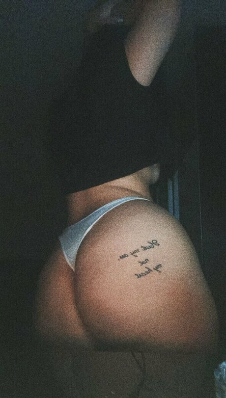 Ellyyelly leaks only fans